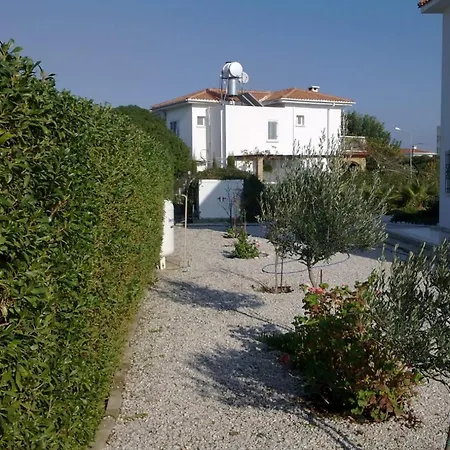 Pensión Iskele Luxury Perivolia tou Trikomou