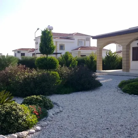 Iskele Luxury * Perivolia tou Trikomou